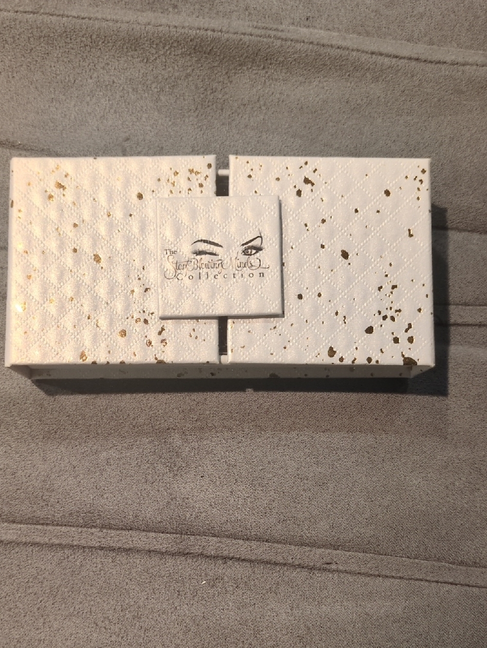 White & Gold Eyelash Case